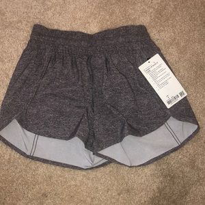 Lululemon Tracker LR Short 4” *Lined